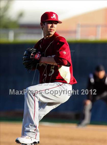 Thumbnail 1 in Alemany @ Valencia photogallery.