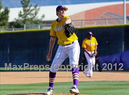 Thumbnail 2 in Alemany @ Valencia photogallery.