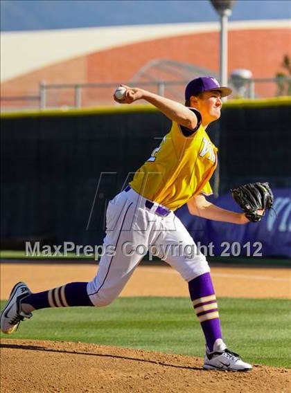 Thumbnail 1 in Alemany @ Valencia photogallery.