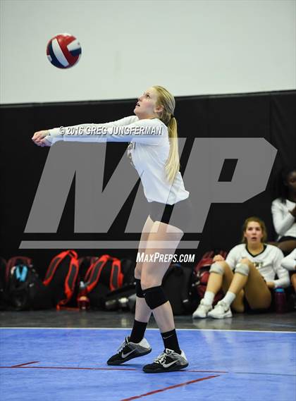 Thumbnail 1 in Bishop O'Dowd vs. Mills photogallery.