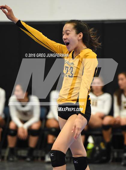 Thumbnail 3 in Bishop O'Dowd vs. Mills photogallery.