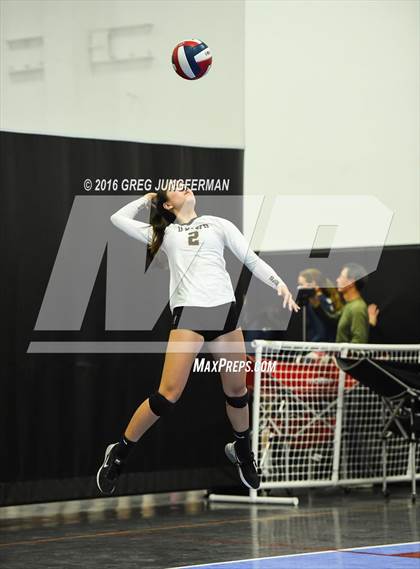 Thumbnail 3 in Bishop O'Dowd vs. Mills photogallery.