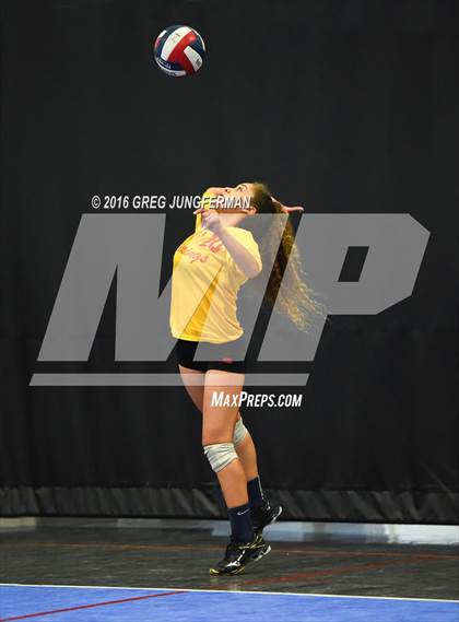 Thumbnail 2 in Bishop O'Dowd vs. Mills photogallery.