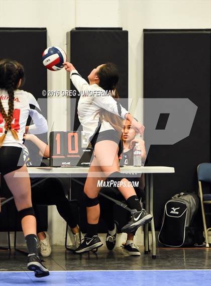 Thumbnail 2 in Bishop O'Dowd vs. Mills photogallery.