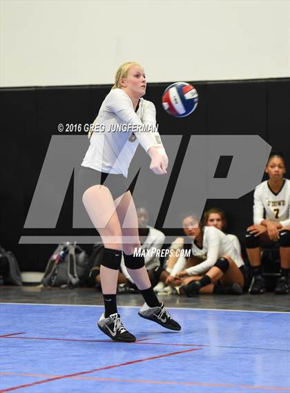 Thumbnail 1 in Bishop O'Dowd vs. Mills photogallery.