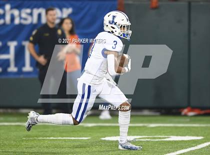 Thumbnail 3 in Catholic-B.R. vs. Jesuit (LHSAA Division I Final) photogallery.