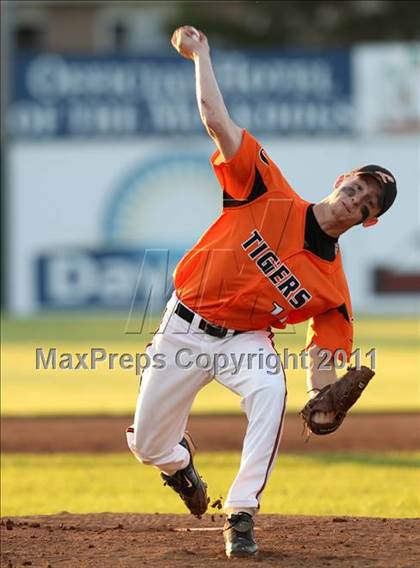 Thumbnail 2 in Notre Dame vs. Webber (Section 5 Class DD Final) photogallery.