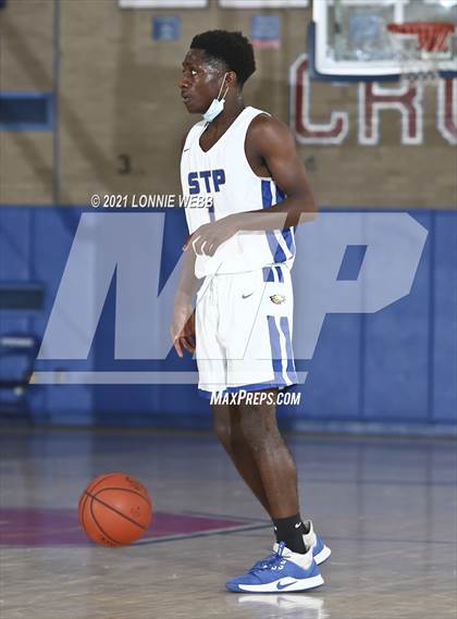 Thumbnail 1 in Fordham Prep vs St. Peter's (CHSAA Spring Tournament) photogallery.