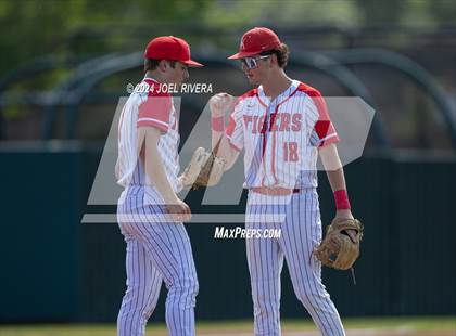 Thumbnail 2 in Seven Lakes @ Katy photogallery.