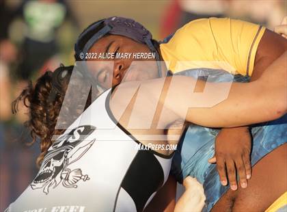Thumbnail 1 in Under the Lights Dual @ Central photogallery.
