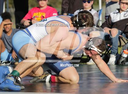 Thumbnail 1 in Under the Lights Dual @ Central photogallery.