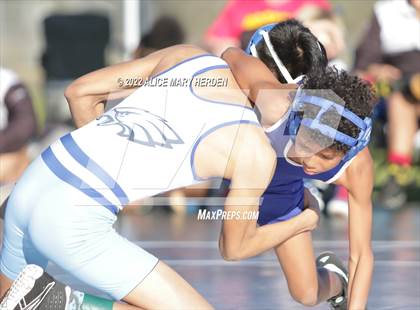 Thumbnail 2 in Under the Lights Dual @ Central photogallery.