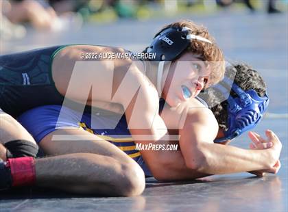 Thumbnail 2 in Under the Lights Dual @ Central photogallery.