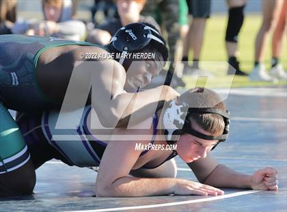 Thumbnail 2 in Under the Lights Dual @ Central photogallery.