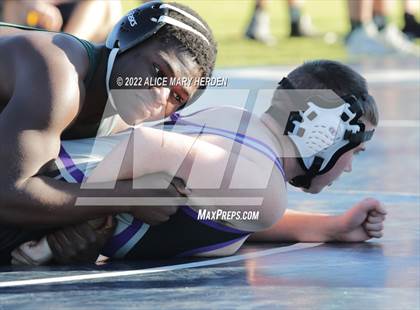 Thumbnail 1 in Under the Lights Dual @ Central photogallery.