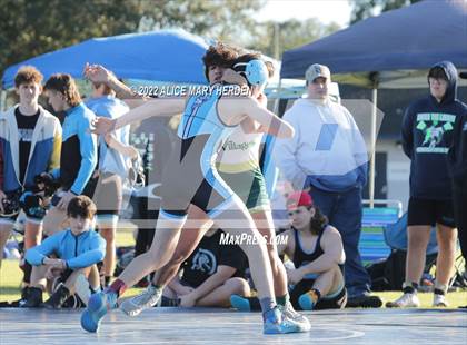 Thumbnail 1 in Under the Lights Dual @ Central photogallery.