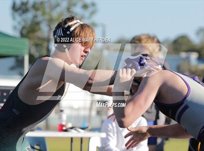 Thumbnail 1 in Under the Lights Dual @ Central photogallery.