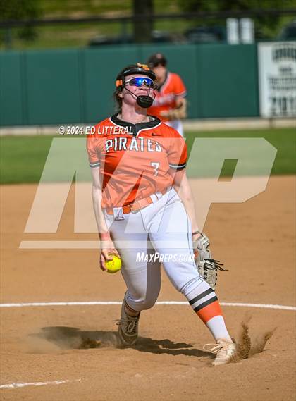 Thumbnail 3 in Wheelersburg vs. South Webster (OHSAA DIV III Region 11 Regional Final) photogallery.