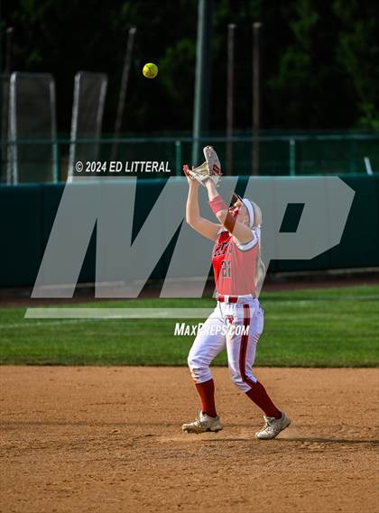 Thumbnail 1 in Wheelersburg vs. South Webster (OHSAA DIV III Region 11 Regional Final) photogallery.