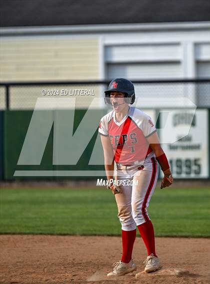 Thumbnail 1 in Wheelersburg vs. South Webster (OHSAA DIV III Region 11 Regional Final) photogallery.