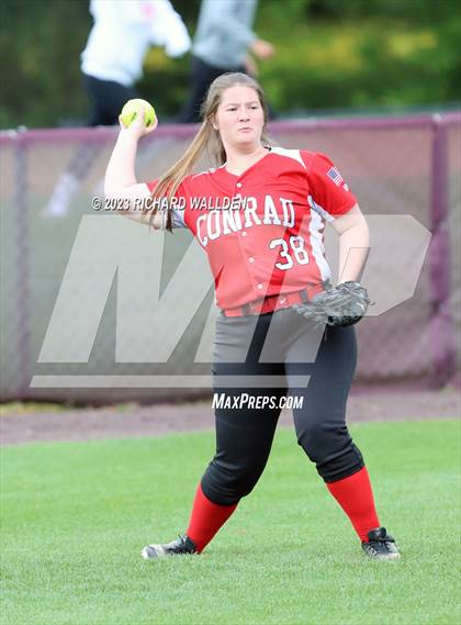Thumbnail 1 in Conrad Science @ Caravel photogallery.
