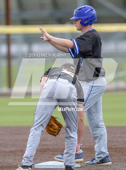 Thumbnail 3 in Italy vs Bosqueville (UIL 2A Area Playoff) photogallery.
