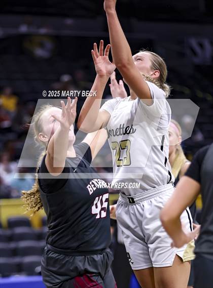 Thumbnail 3 in Doniphan vs Benton (MSHSAA Class 4 Championship) photogallery.