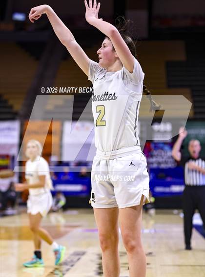 Thumbnail 3 in Doniphan vs Benton (MSHSAA Class 4 Championship) photogallery.