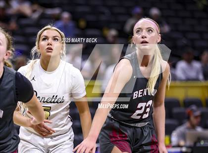 Thumbnail 3 in Doniphan vs Benton (MSHSAA Class 4 Championship) photogallery.