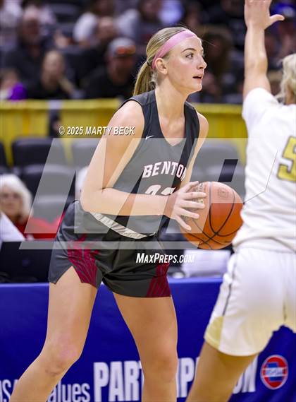 Thumbnail 2 in Doniphan vs Benton (MSHSAA Class 4 Championship) photogallery.