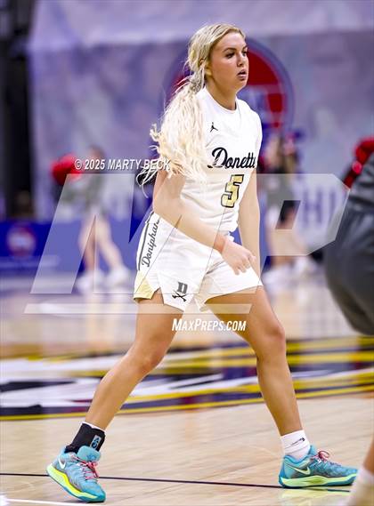 Thumbnail 3 in Doniphan vs Benton (MSHSAA Class 4 Championship) photogallery.