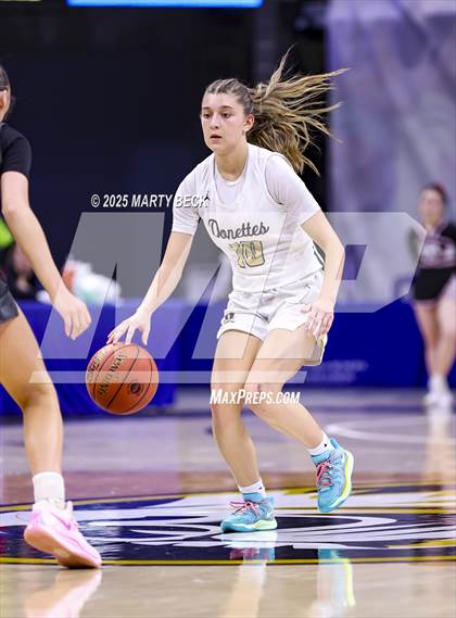Thumbnail 2 in Doniphan vs Benton (MSHSAA Class 4 Championship) photogallery.