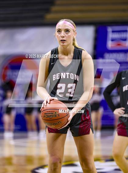 Thumbnail 3 in Doniphan vs Benton (MSHSAA Class 4 Championship) photogallery.