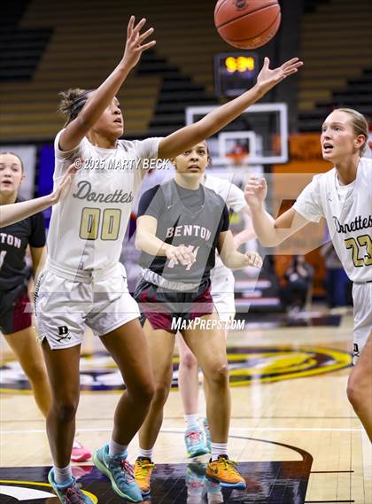 Thumbnail 1 in Doniphan vs Benton (MSHSAA Class 4 Championship) photogallery.