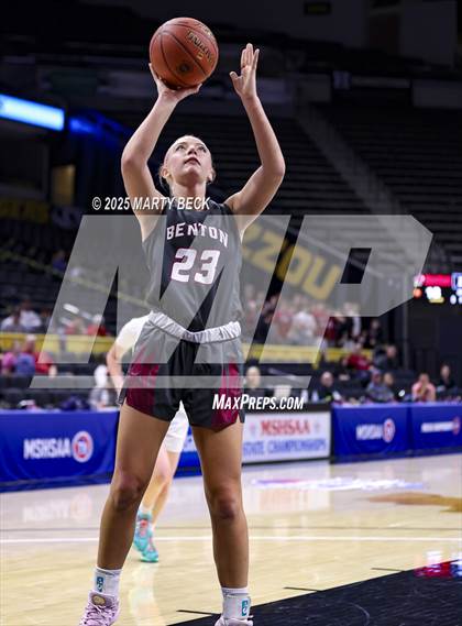 Thumbnail 2 in Doniphan vs Benton (MSHSAA Class 4 Championship) photogallery.