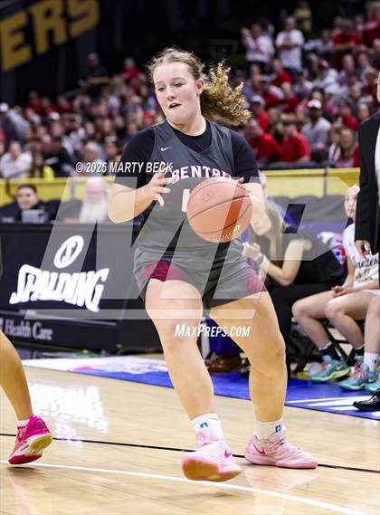 Thumbnail 3 in Doniphan vs Benton (MSHSAA Class 4 Championship) photogallery.