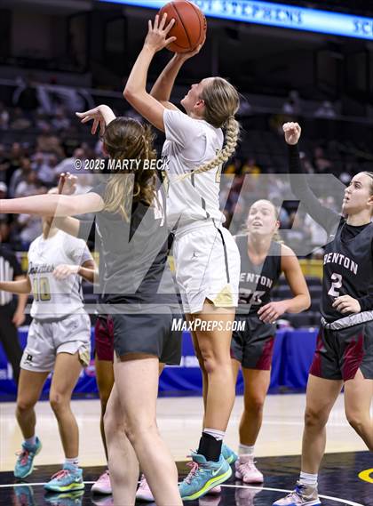 Thumbnail 3 in Doniphan vs Benton (MSHSAA Class 4 Championship) photogallery.