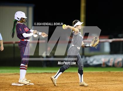 Thumbnail 3 in Hernando @ South Panola photogallery.