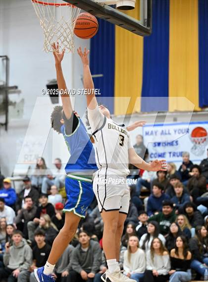 Thumbnail 3 in Branson vs. Gridley (Gridley Invitational) photogallery.