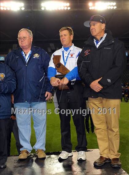 Thumbnail 1 in De La Salle vs. Westlake (CIF State Open Division Final) photogallery.