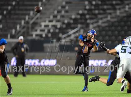 Thumbnail 3 in De La Salle vs. Westlake (CIF State Open Division Final) photogallery.