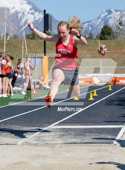 Thumbnail 2 in Skyridge Tri Meet photogallery.