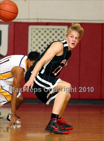 Thumbnail 2 in Harvard-Westlake vs. Lynwood (Pacific Shores Tournament) photogallery.