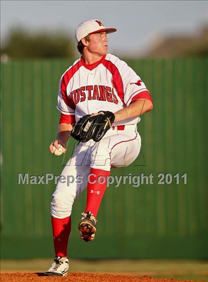 Thumbnail 3 in Fort Bend Clements @ Memorial (UIL 5A Region III Semifinal) photogallery.