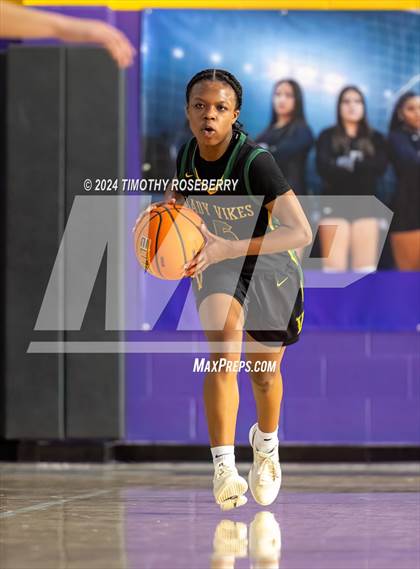 Thumbnail 3 in Birmingham vs. Vanden (Tarkanian Classic) photogallery.
