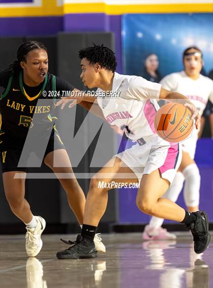 Thumbnail 3 in Birmingham vs. Vanden (Tarkanian Classic) photogallery.