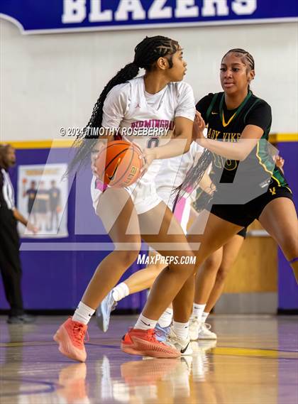 Thumbnail 2 in Birmingham vs. Vanden (Tarkanian Classic) photogallery.