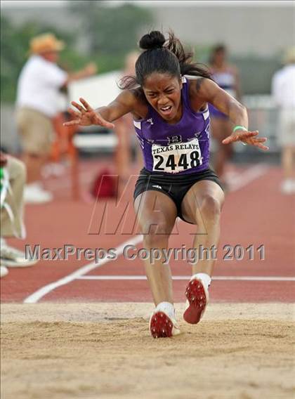 Thumbnail 1 in 84th Clyde Littlefield Texas Relays (Day 1 - Field Events) photogallery.