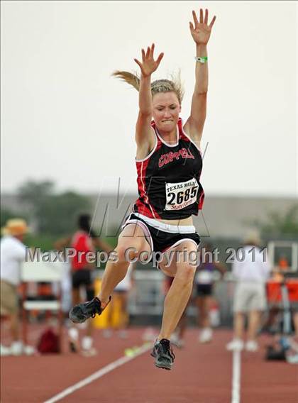 Thumbnail 3 in 84th Clyde Littlefield Texas Relays (Day 1 - Field Events) photogallery.