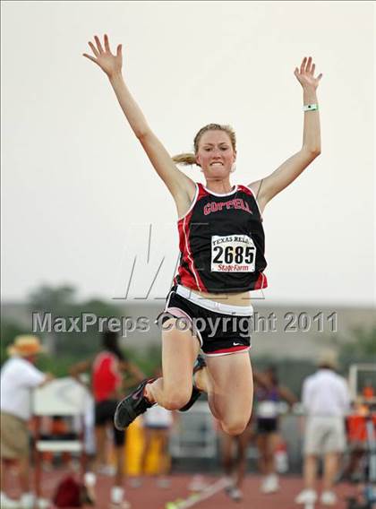 Thumbnail 2 in 84th Clyde Littlefield Texas Relays (Day 1 - Field Events) photogallery.